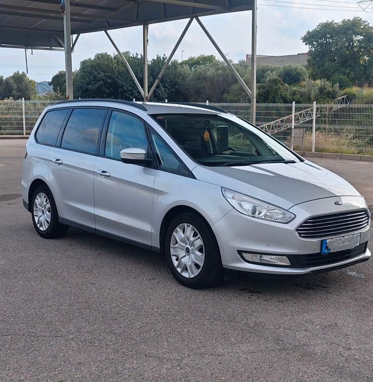 Silber Gebraucht 2017 Ford Galaxy Trend Van / Kleinbus | 14.000 € (Superpreis) - Bild 1/4