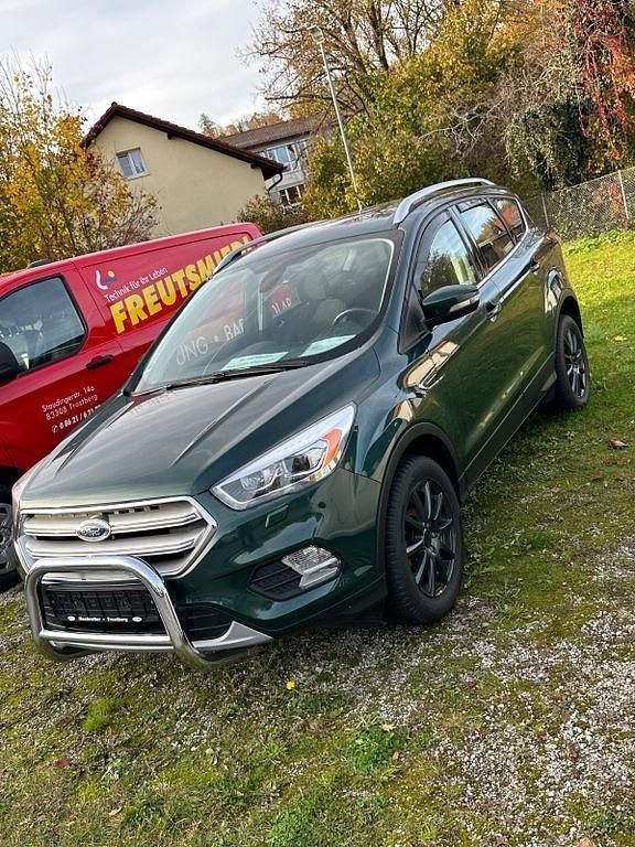 Gebraucht Ford Kuga Business Edition 150 PS (110 kW) 2017 Grün SUV