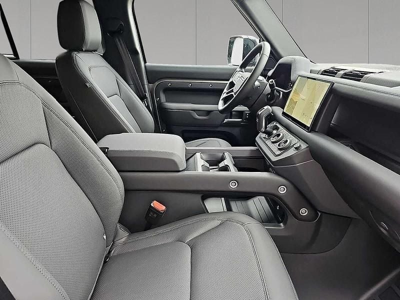 Gebraucht Land Rover Defender SE Dynamic 252 PS (185 kW) 2025 Silicon silver SUV