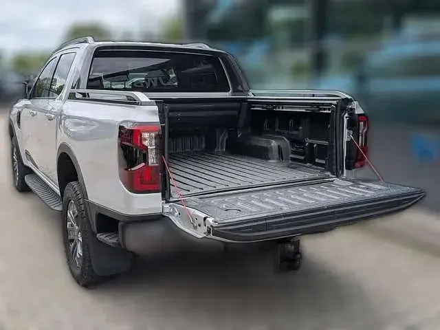 Gebraucht Ford Ranger Wildtrack 241 PS (177 kW) 2023 Silber metallic Pickup