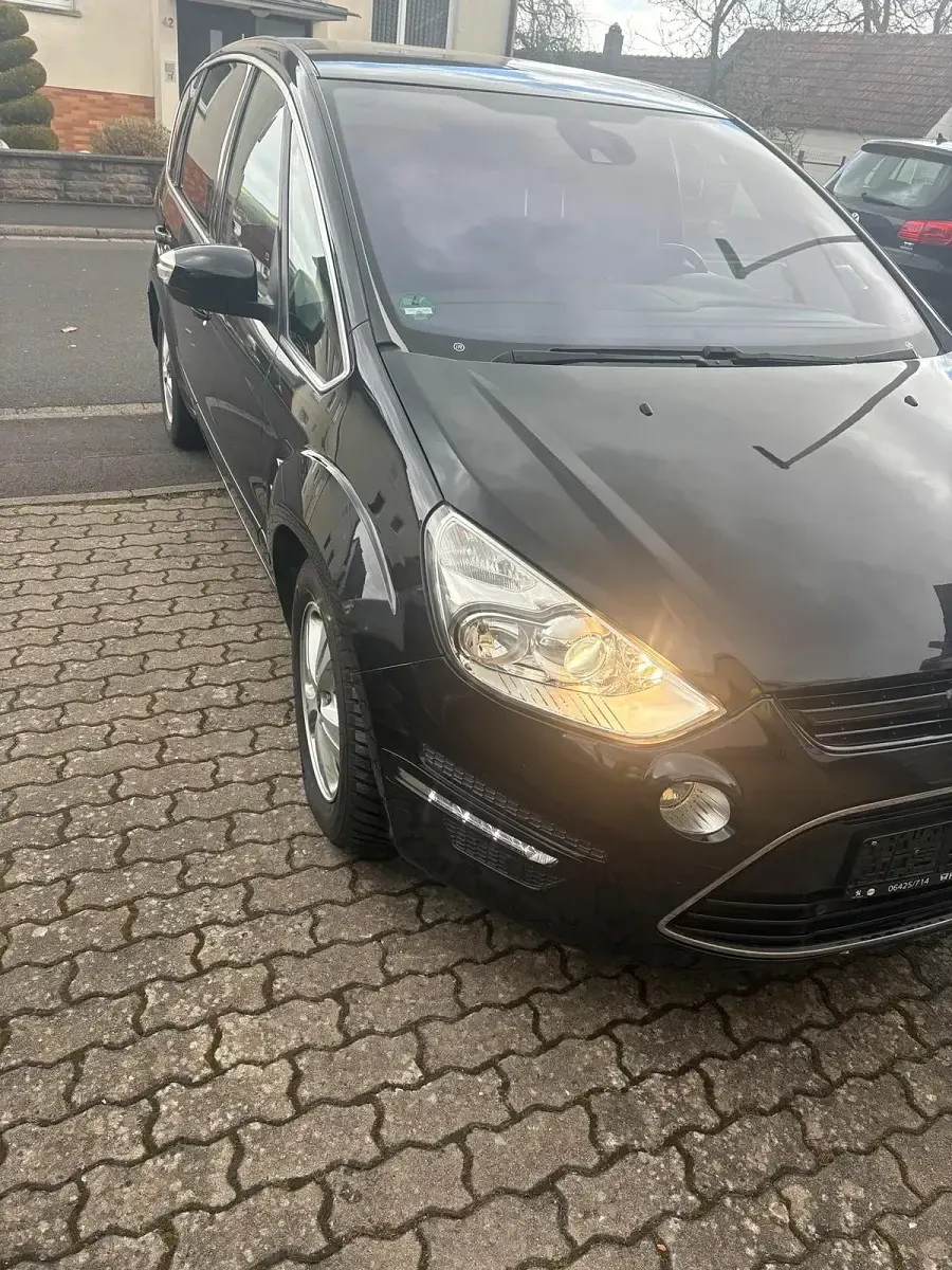 Gebraucht Ford S-MAX S 163 PS (119 kW) 2013 Schwarz Van / Kleinbus