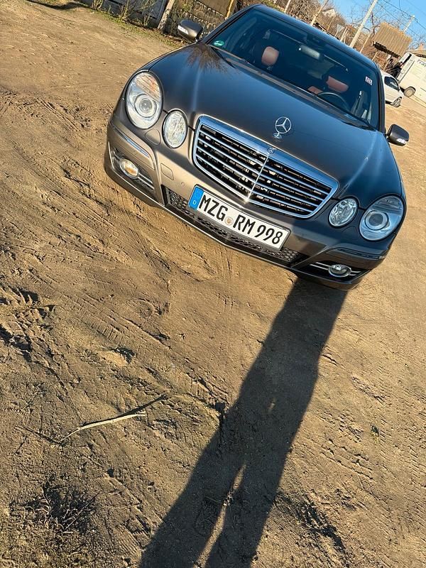 Gebraucht Mercedes E320 224 PS (164 kW) 2006 Grau Limousine