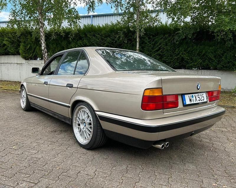 Gebraucht BMW 525 Performance 170 PS (125 kW) 1989 Beige Limousine