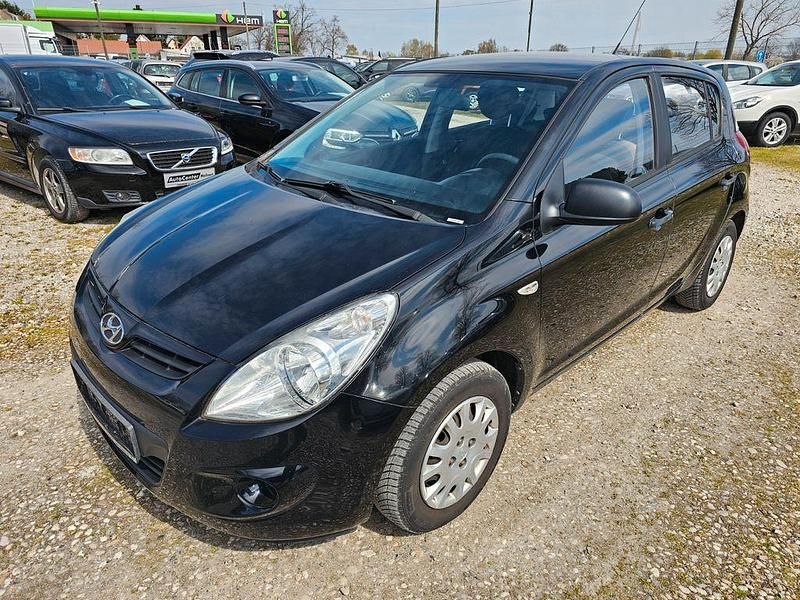Gebraucht Hyundai i20 Classic 77 PS (56 kW) 2009 Schwarz Kleinwagen