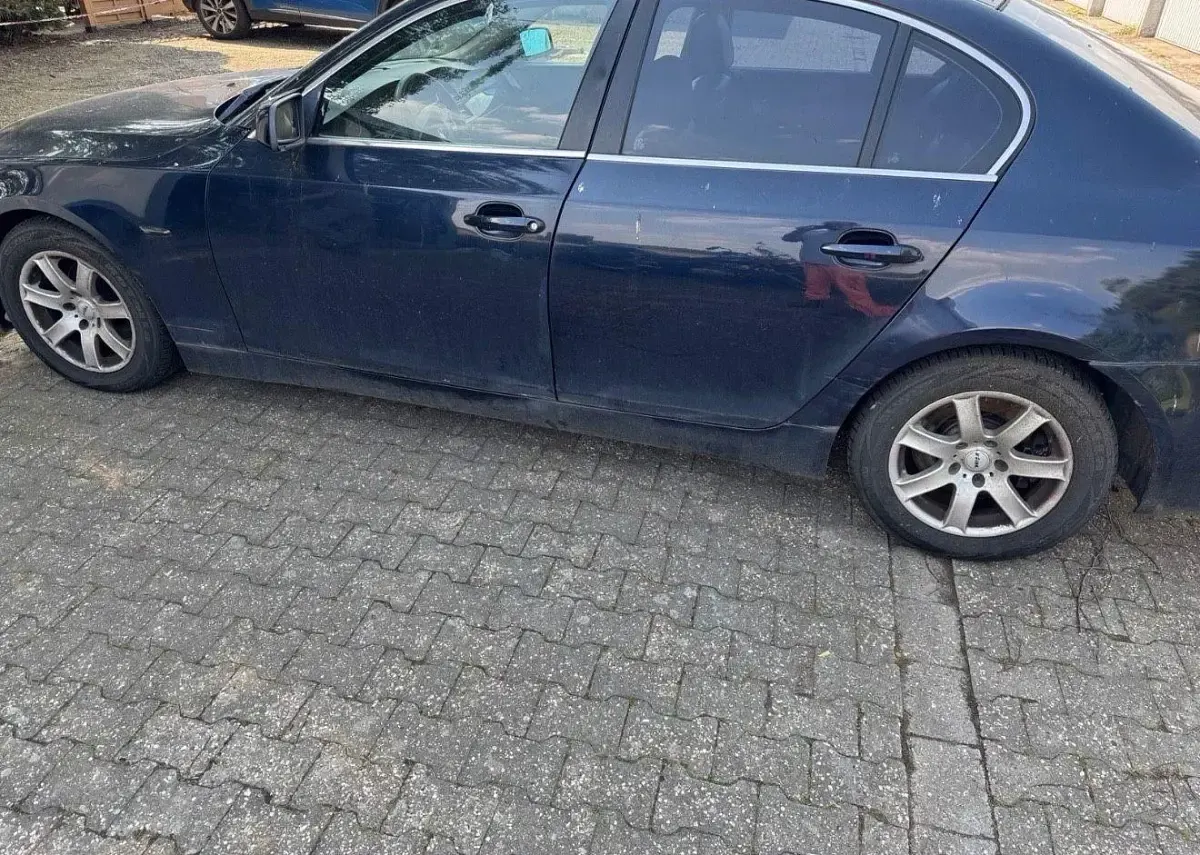 Gebraucht BMW 525 177 PS (130 kW) 2005 Blau Limousine