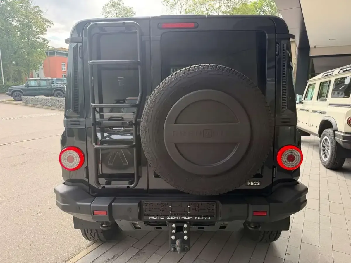 Gebraucht Ineos Grenadier 249 PS (183 kW) 2024 Donny grey SUV