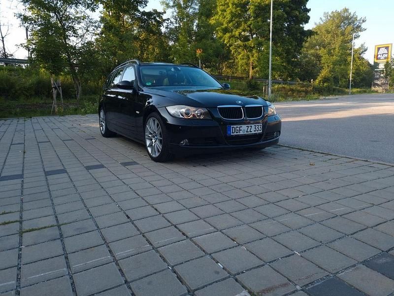 Schwarz Gebraucht 2007 BMW 320 Kombi | 8.500 € (Teuer) - Bild 1/4