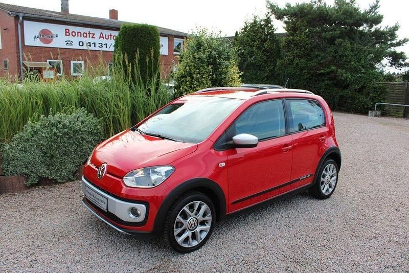 Rot Gebraucht 2015 VW cross up! Kleinwagen | 9.480 € (Etwas zu teuer) - Bild 1/4