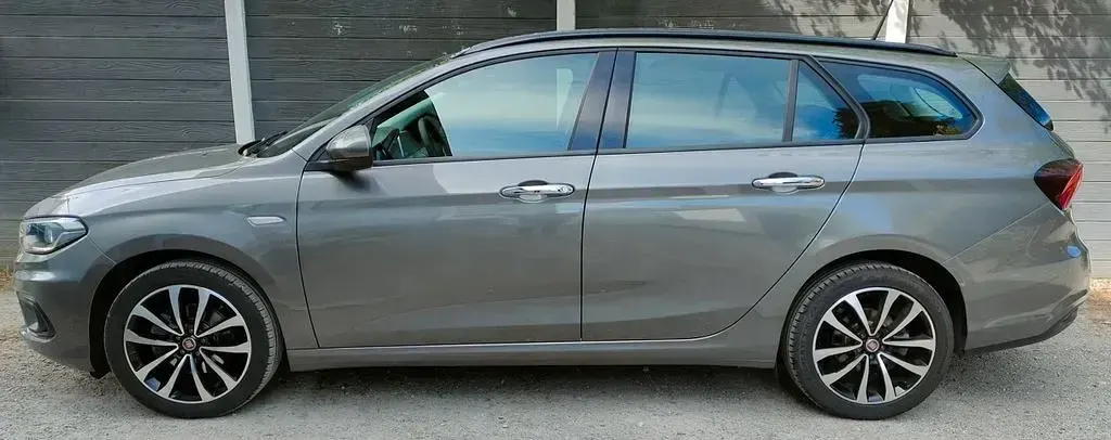 Gebraucht Fiat Tipo Lounge 120 PS (88 kW) 2019 Grau Kombi