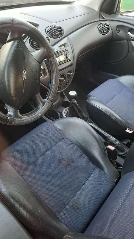 Gebraucht Ford Focus ST 173 PS (127 kW) 2002 Schwarz Limousine