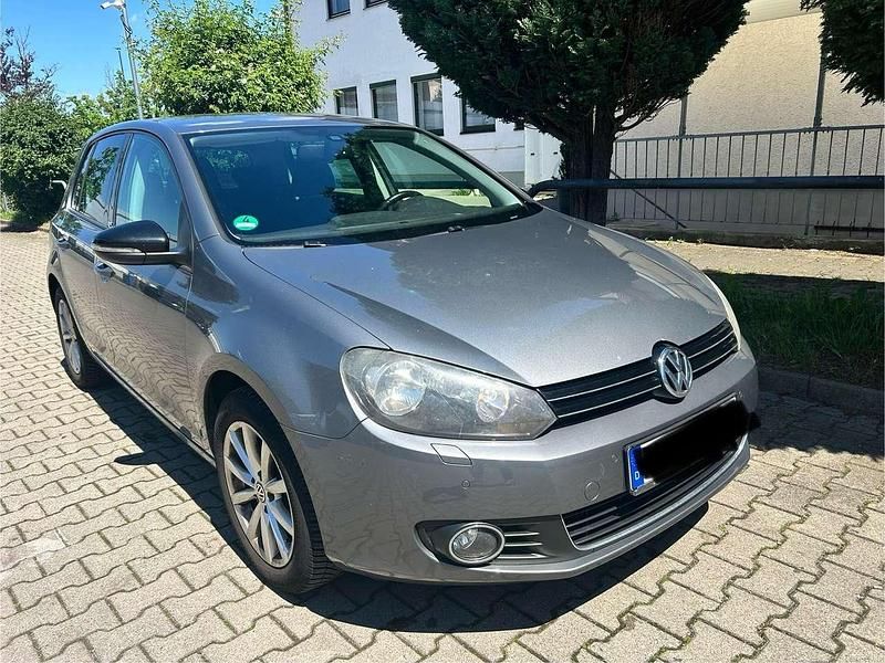 Grau Gebraucht 2011 VW Golf VI Style Kleinwagen | 4.950 € (Fairer Preis) - Bild 1/4