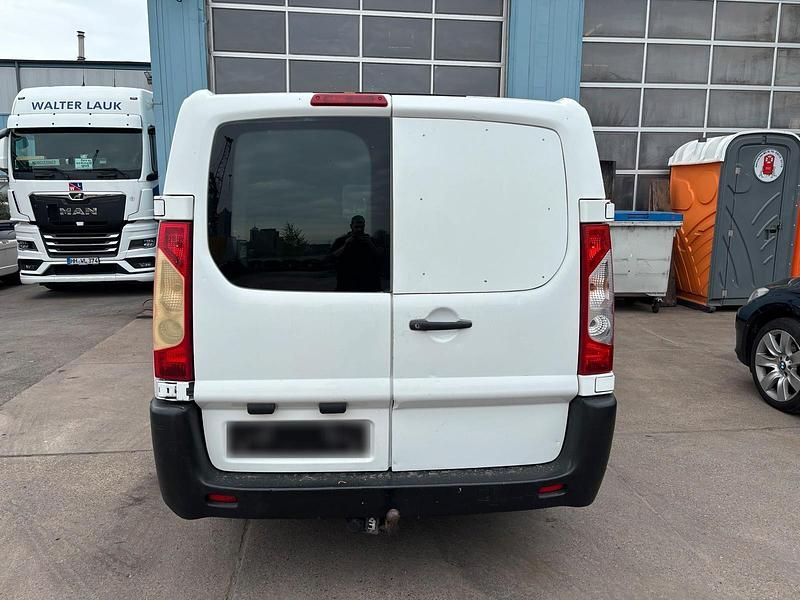 Second-hand Citroën Jumpy 90 CP (66 kW) 2008 Alb Monovolum