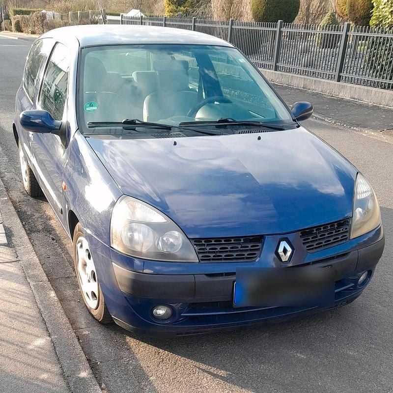Gebraucht Renault Clio II 98 PS (72 kW) 2001 Blau Kleinwagen