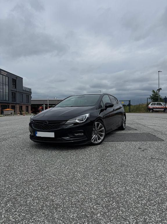 Schwarz Gebraucht 2016 Opel Astra Innovation Limousine | 12.500 € (Fairer Preis) - Bild 1/4