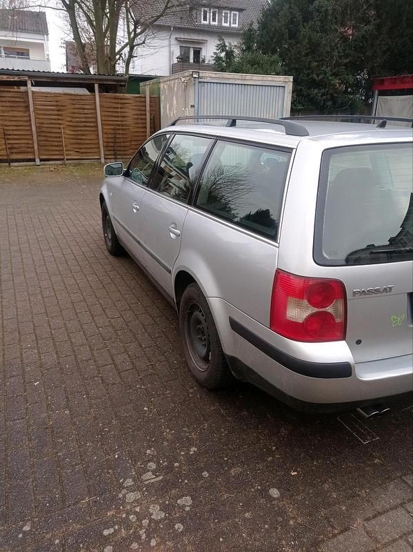 Gebraucht VW Passat 101 PS (74 kW) 2001 Beige Kombi