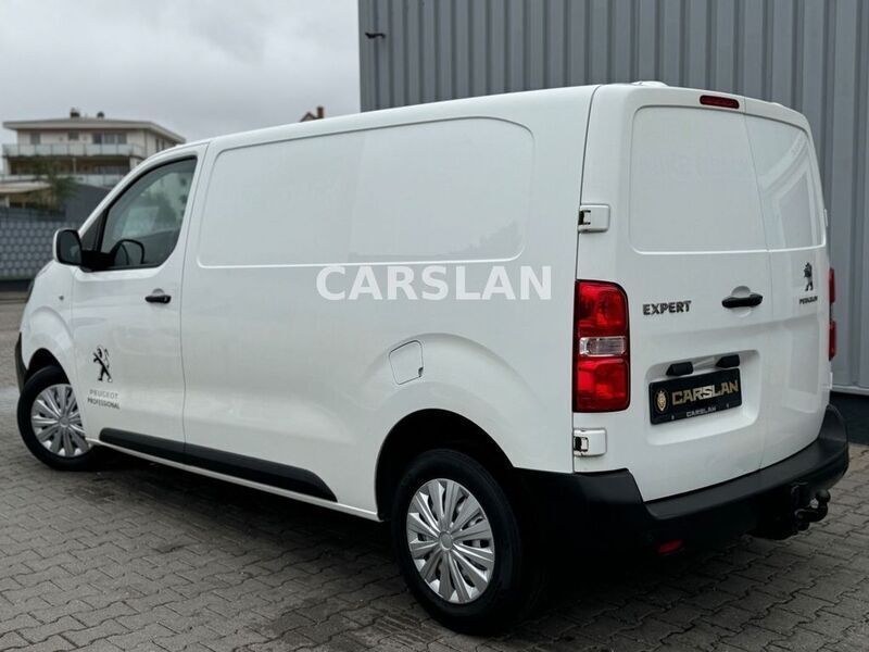 Gebraucht Peugeot Expert Premium 122 PS (89 kW) 2016 Weiß Van