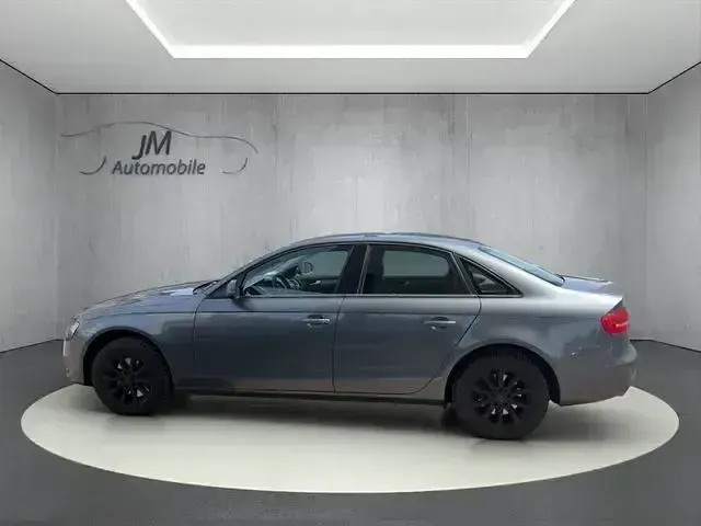 Gebraucht Audi A4 Attraction 204 PS (150 kW) 2014 Grau Limousine