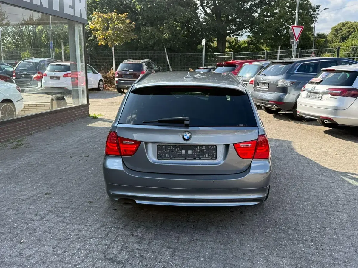 Gebraucht BMW 316 Sport Line 116 PS (85 kW) 2012 Grau Kombi