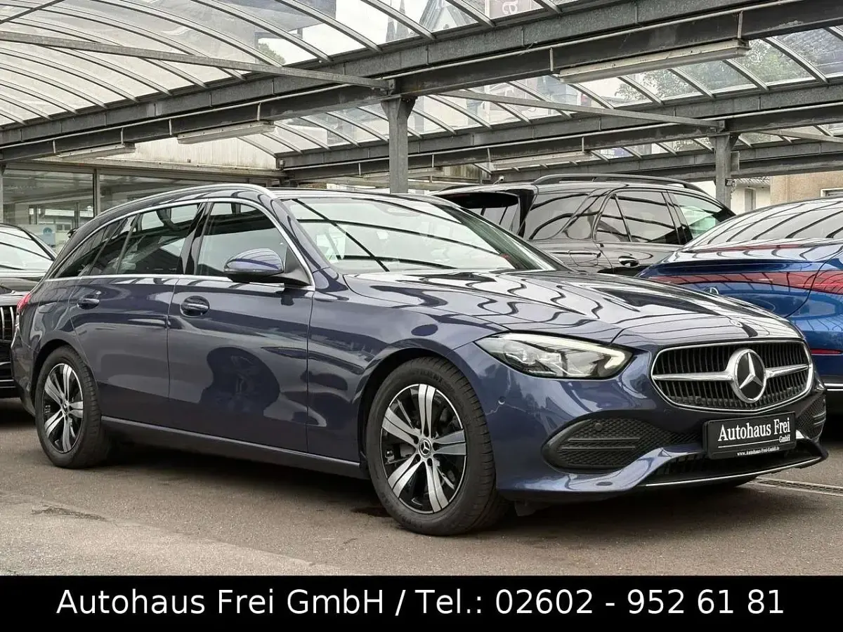Gebraucht Mercedes C200 Avantgarde 184 PS (135 kW) 2023 Sodalithblau Kombi