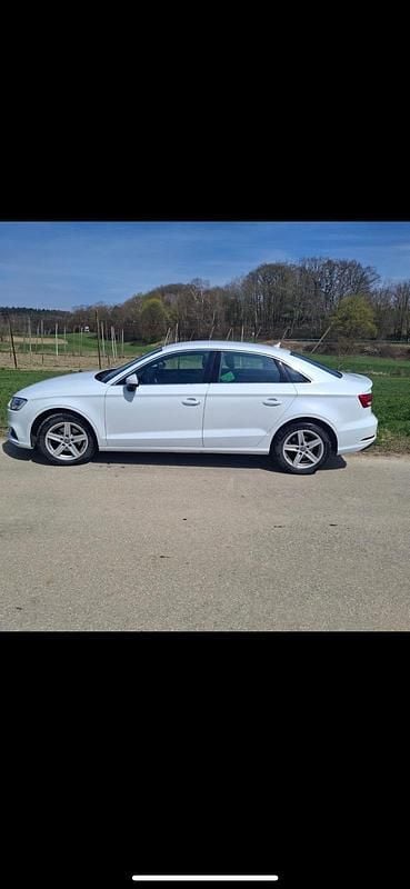 Weiß Gebraucht 2018 Audi A3 Limousine | 14.300 € (Guter Preis) - Bild 1/4