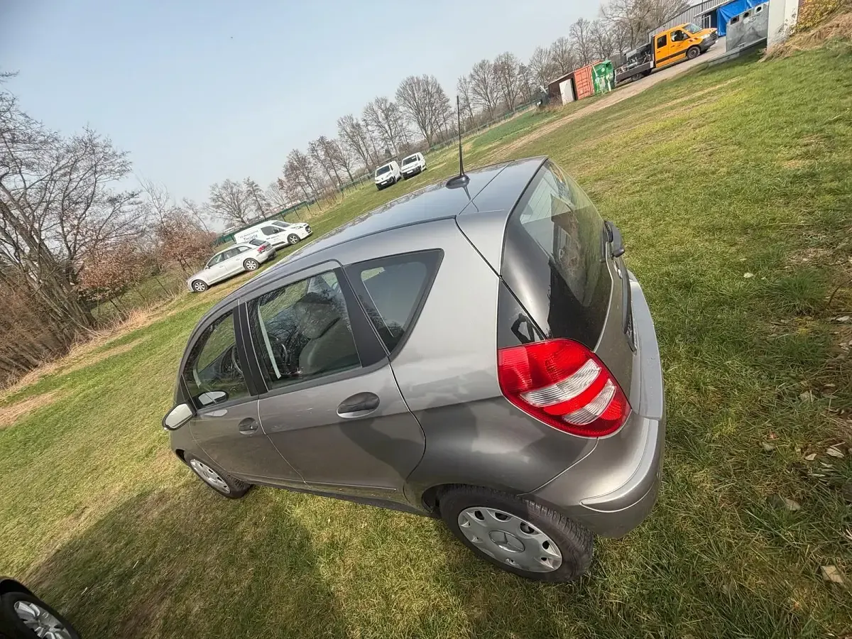 Gebraucht Mercedes A170 130 PS (95 kW) 2006 Gold Kleinwagen