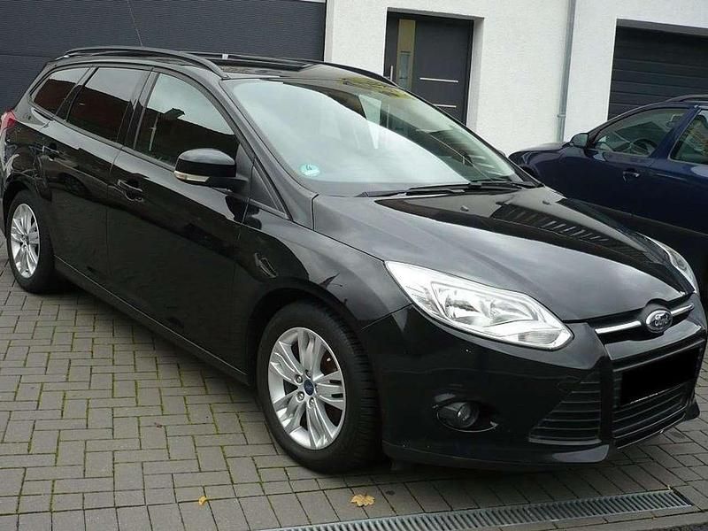 Schwarz Gebraucht 2014 Ford Focus Kombi | 2.250 € (Superpreis) - Bild 1/4