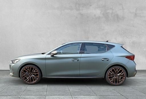 Neu Cupra Leon 150 PS (110 kW) 2025 Grau Limousine