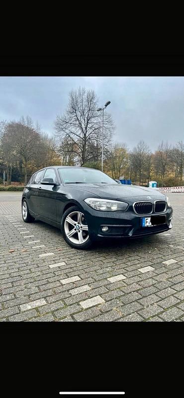 Schwarz Gebraucht 2016 BMW 116 Kleinwagen | 11.950 € (Etwas zu teuer) - Bild 1/4