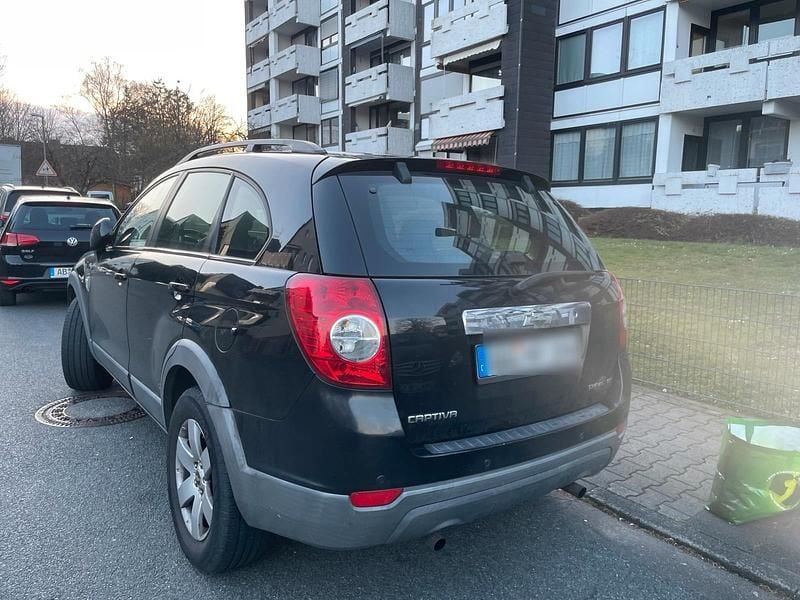 Schwarz Gebraucht 2008 Chevrolet Captiva SUV | 2.000 € - Bild 1/4
