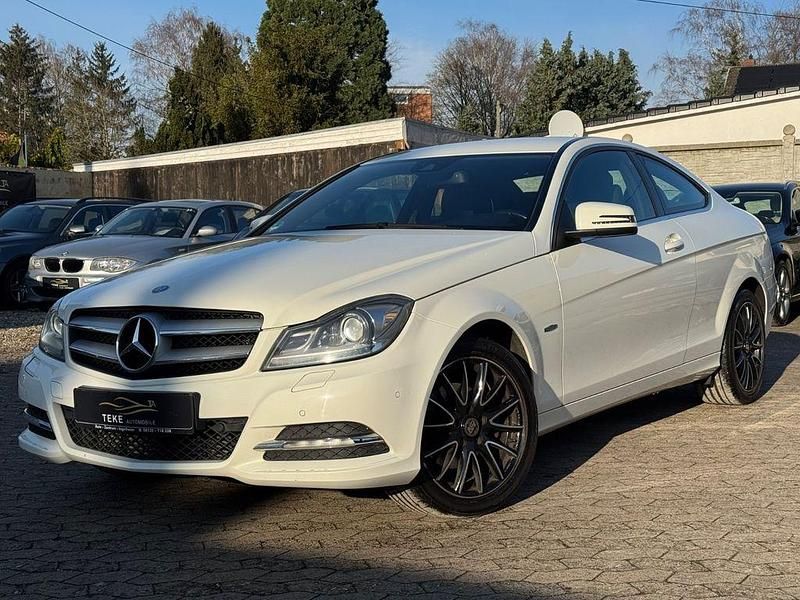 Weiß Gebraucht 2012 Mercedes C250 Coupé | 11.400 € (Guter Preis) - Bild 1/4