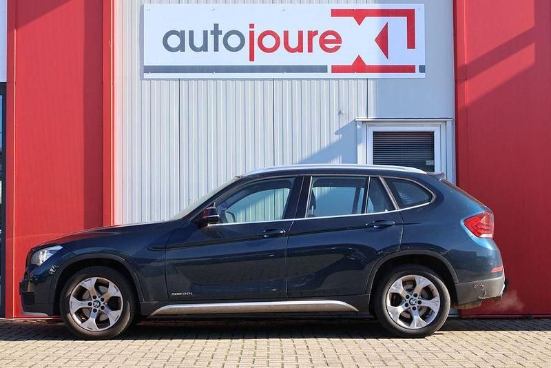 Gebraucht BMW X1 Executive 184 PS (135 kW) 2015 Blau SUV