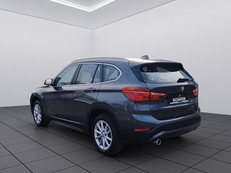 Gebraucht BMW X1 Advantage 136 PS (100 kW) 2022 Grau SUV