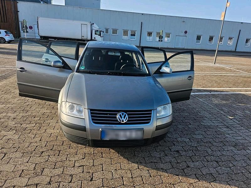 Gebraucht VW Passat 102 PS (75 kW) 2002 Grau Limousine