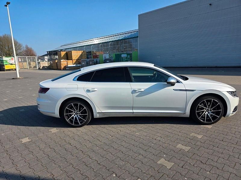 Gebraucht VW Arteon 239 PS (175 kW) 2017 Weiß Kleinwagen