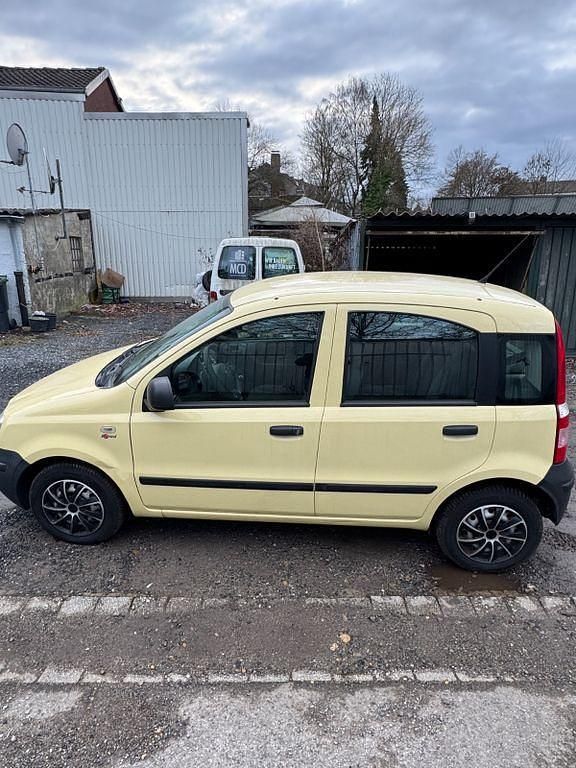 Gebraucht Fiat Panda Active 54 PS (39 kW) 2010 Gelb Kleinwagen