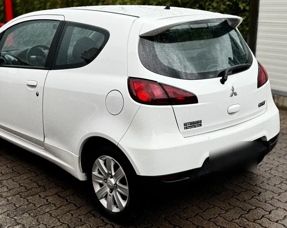 Gebraucht Mitsubishi Colt 95 PS (69 kW) 2012 Weiß Kleinwagen
