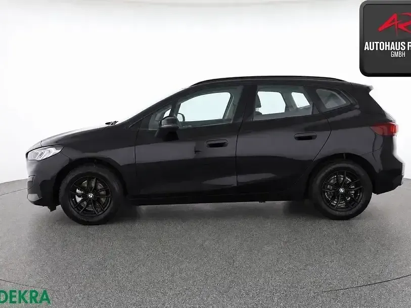 Gebraucht BMW 216 Active Tourer Shadowline 122 PS (89 kW) 2025 Schwarz Van / Kleinbus