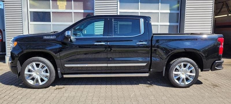 Neu Chevrolet Silverado 426 PS (313 kW) 2026 Schwarz SUV