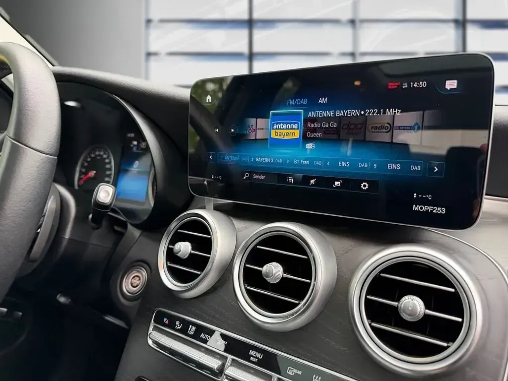 Gebraucht Mercedes GLC300e 211 PS (155 kW) 2021 Grau SUV
