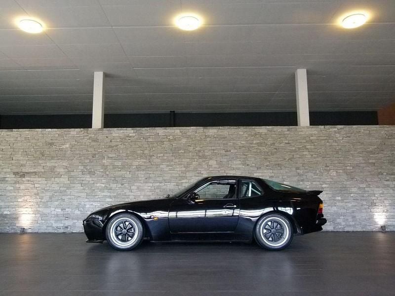 Schwarz Gebraucht 1986 Porsche 944 Turbo | 54.000 € - Bild 1/4