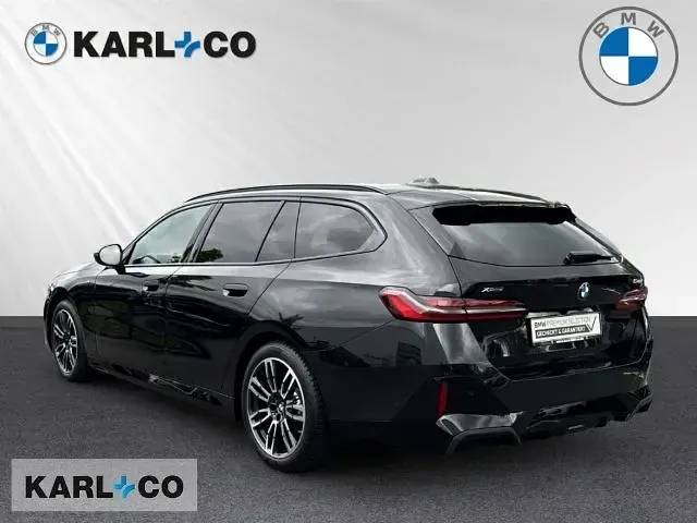 Gebraucht BMW 540 Performance 303 PS (222 kW) 2025 Schwarz Kombi