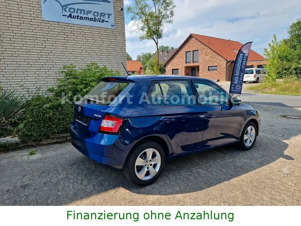 Gebraucht Skoda Fabia Ambition 60 PS (44 kW) 2018 Blau Limousine