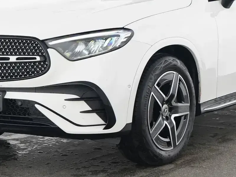 Gebraucht Mercedes GLC300 AMG 258 PS (189 kW) 2025 Weiß SUV