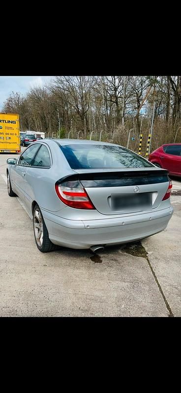 Gebraucht Mercedes C160 122 PS (89 kW) 2006 Silber Coupé