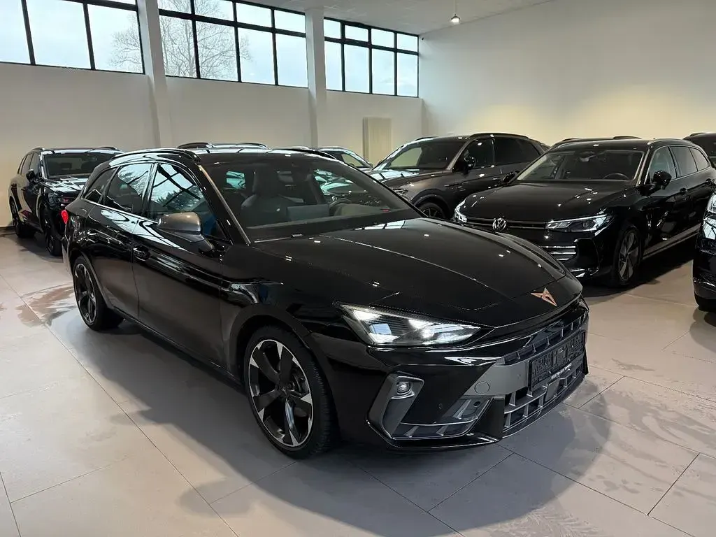 Używany Cupra Leon 150 KM (110 kW) 2024 Czarny Sedan/Limuzyna