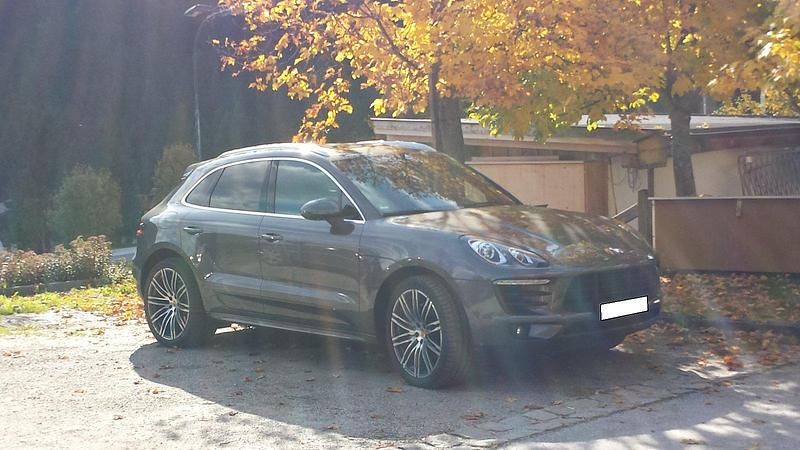 Grau Gebraucht 2014 Porsche Macan SUV | 39.999 € (Teuer) - Bild 1/4