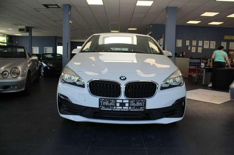 Gebraucht BMW 216 109 PS (80 kW) 2020 Weiß Limousine