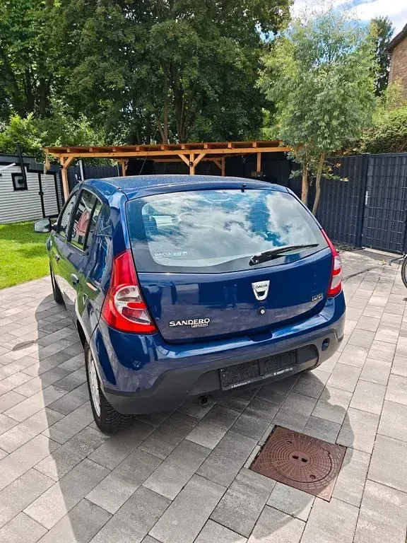 Gebraucht Dacia Sandero 75 PS (55 kW) 2008 Blau Kleinwagen