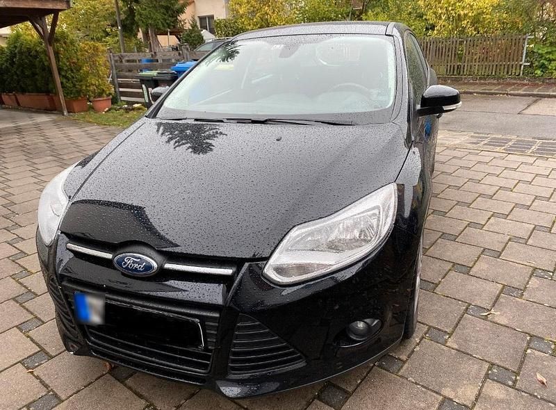 Second-hand Ford Focus 120 CP (88 kW) 2011 Negru Hatchback