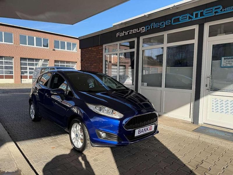 Gebraucht Ford Fiesta Celebration 80 PS (58 kW) 2017 Blau Kleinwagen